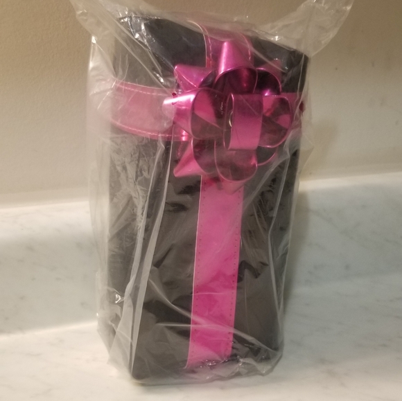 ORCHARD makeup case. - Picture 3 of 4